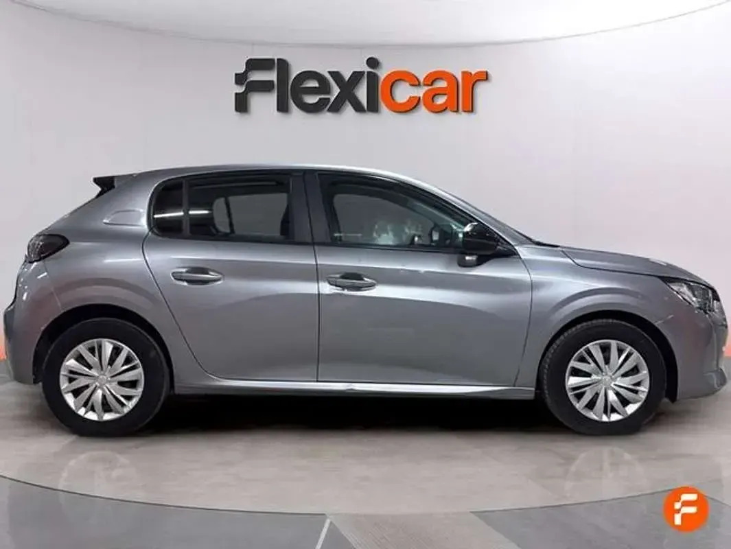 Usado Peugeot 208 Active 101 CV (74 kW) 2022 Gris Utilitario