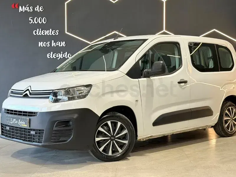 Usado Citroën Berlingo Shine 102 CV (75 kW) 2021 Blanco Monovolumen