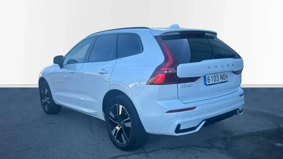 Usado Volvo XC60 Plus 250 CV (183 kW) 2025 Blanco SUV