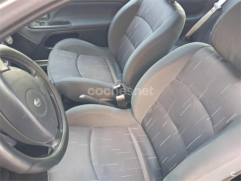 Azul Usado 2004 Renault Clio II Extreme Berlina | 3650 € (Precio justo) - Imagen 1/1