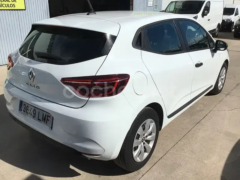Usado Renault Clio V Business 100 CV (73 kW) 2021 Blanco Berlina