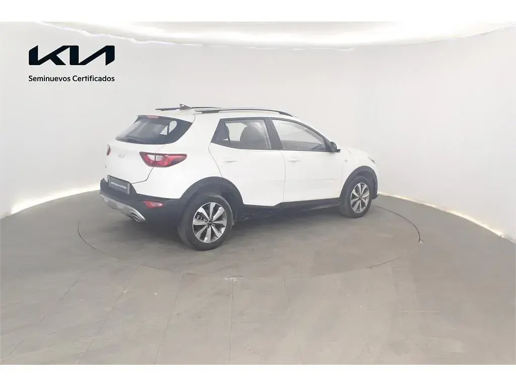 Usado Kia Stonic 101 CV (74 kW) 2025 Blanco SUV