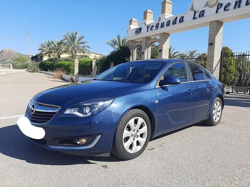 Usado Opel Insignia Selective 136 CV (100 kW) 2016 Azul Berlina