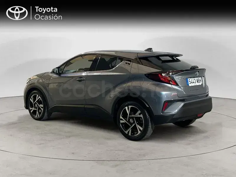 Usado Toyota C-HR Advance 122 CV (89 kW) 2022 Gris / plata SUV