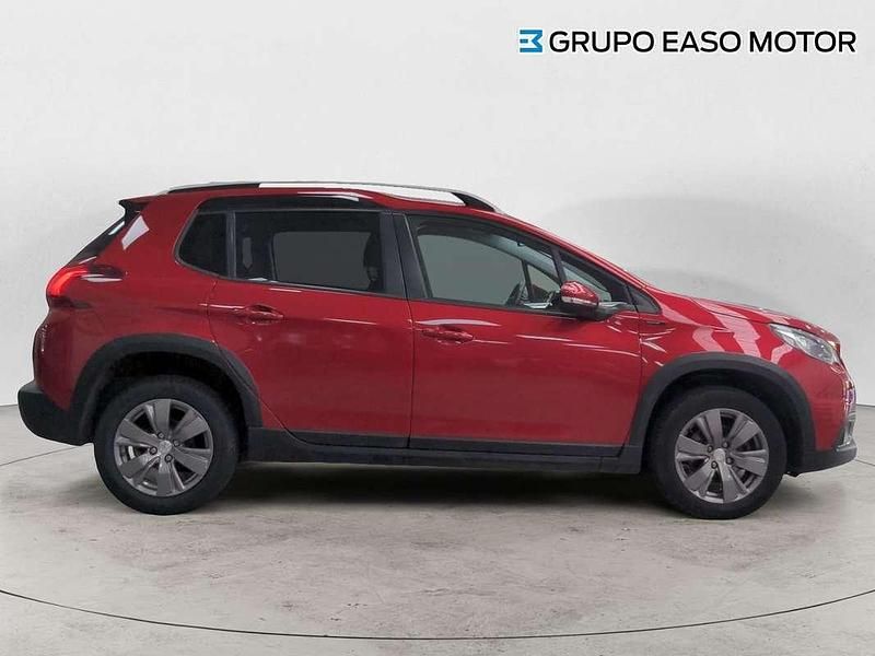 Usado Peugeot 2008 Signature Sky 110 CV (80 kW) 2019 Rojo SUV