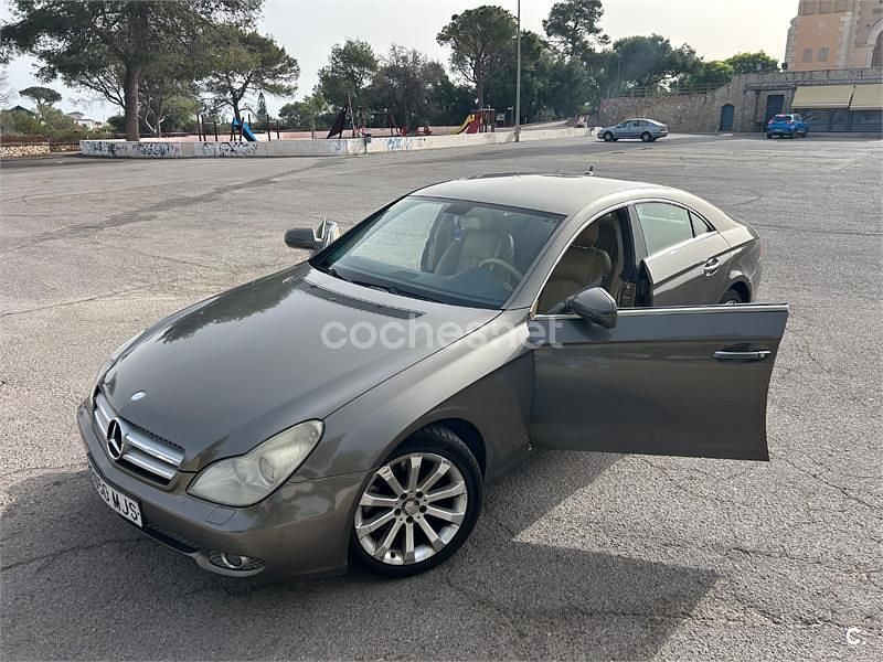 Usado Mercedes CLS300 231 CV (169 kW) 2009 Gris / plata Berlina