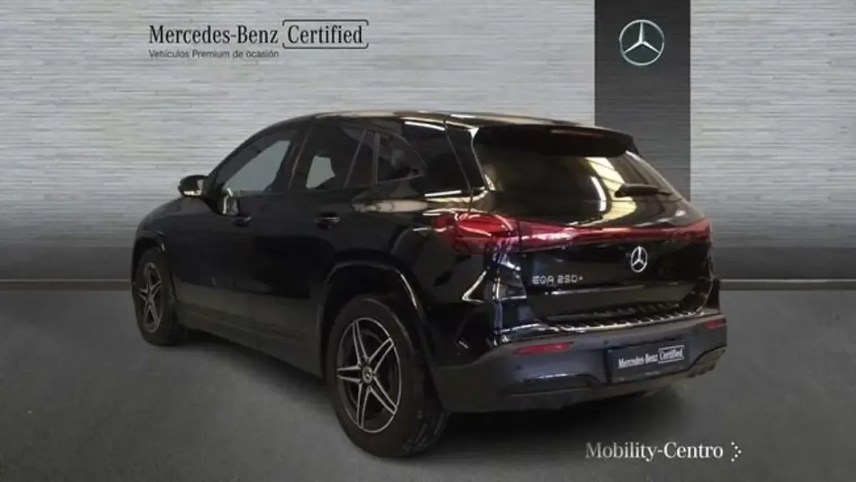 Usado Mercedes EQA250+ 139 kW (190 CV) 2025 Negro SUV