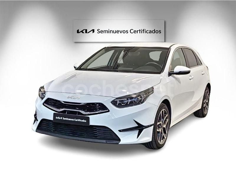 Blanco Usado 2023 Kia Ceed Utilitario | 20.450 € (Precio justo) - Imagen 1/4