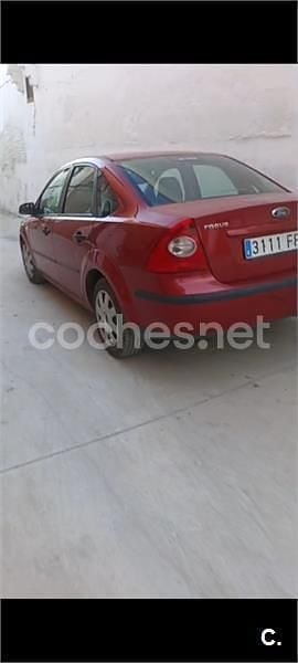 Usado Ford Focus Trend 115 CV (84 kW) 2006 Rojo Berlina