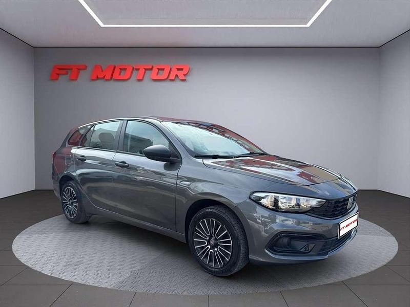 Gris Usado 2022 Fiat Tipo Familiar | 9999 € (Super precio) - Imagen 1/4