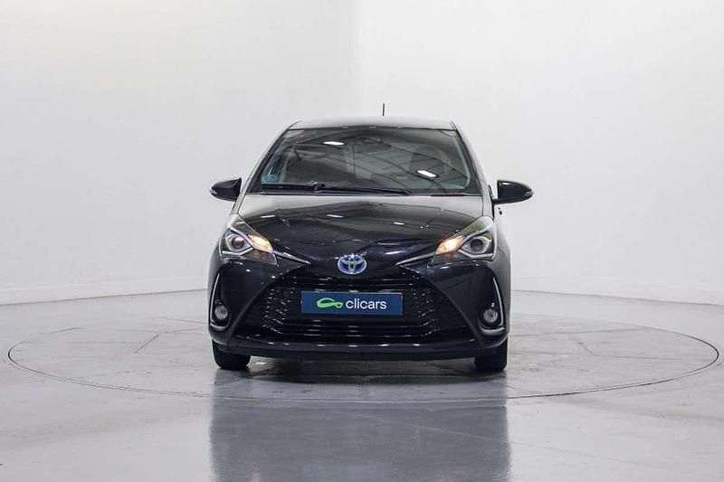 Usado Toyota Yaris Hybrid Active 75 CV (55 kW) 2018 Negro Berlina