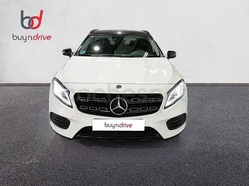 Usado Mercedes GLA180 122 CV (89 kW) 2020 Blanco SUV