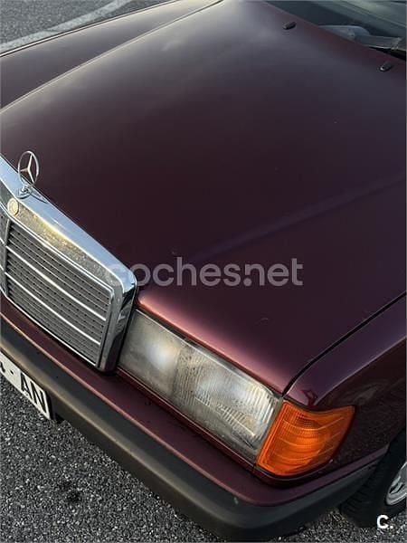 Usado Mercedes 190 109 CV (80 kW) 1992 Granate Berlina