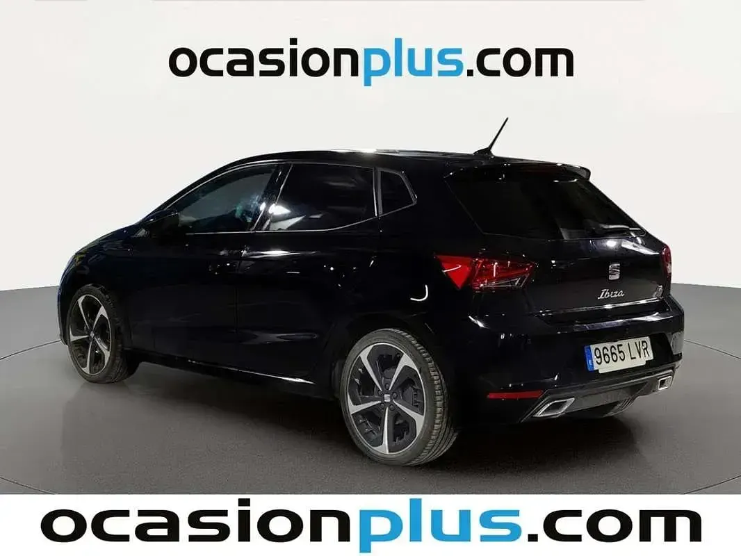 Usado Seat Ibiza FR 90 CV (66 kW) 2021 Negro Utilitario