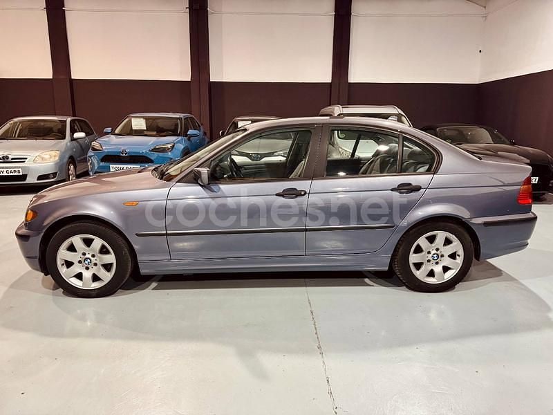 Usado BMW 318 Comfort Edition 143 CV (105 kW) 2004 Gris / plata Berlina