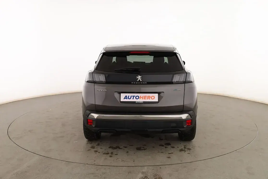 Usado Peugeot 3008 Allure 224 CV (164 kW) 2021 Gris SUV