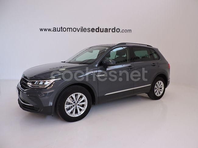 Usado VW Tiguan Life 245 CV (180 kW) 2022 Gris / plata SUV