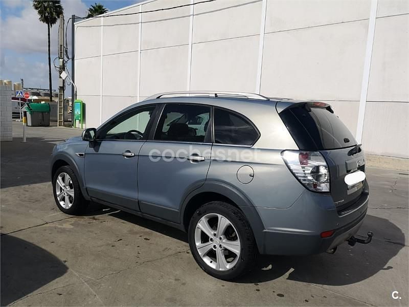 Usado Chevrolet Captiva LTZ 184 CV (135 kW) 2012 Gris / plata SUV