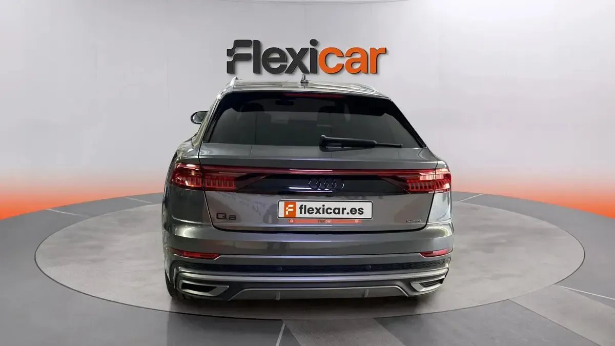 Usado Audi Q8 Premium 286 CV (210 kW) 2019 Gris SUV