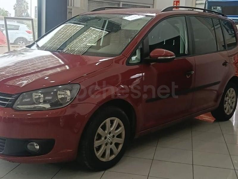 Usado VW Touran Advance 105 CV (77 kW) 2012 Granate Monovolumen