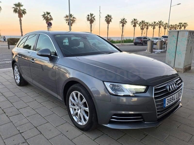 Usado Audi A4 Advanced Plus 150 CV (110 kW) 2018 Gris / plata Familiar