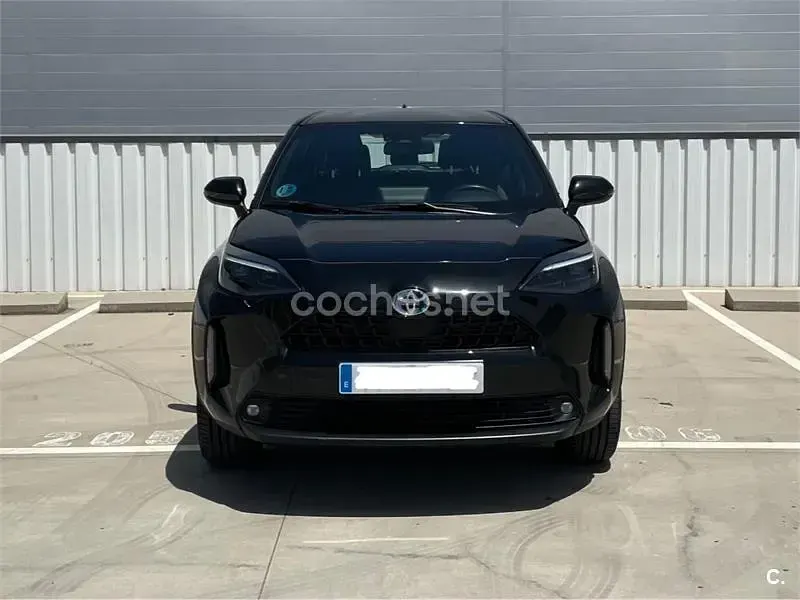 Usado Toyota Yaris Cross Active 116 CV (85 kW) 2022 Negro SUV