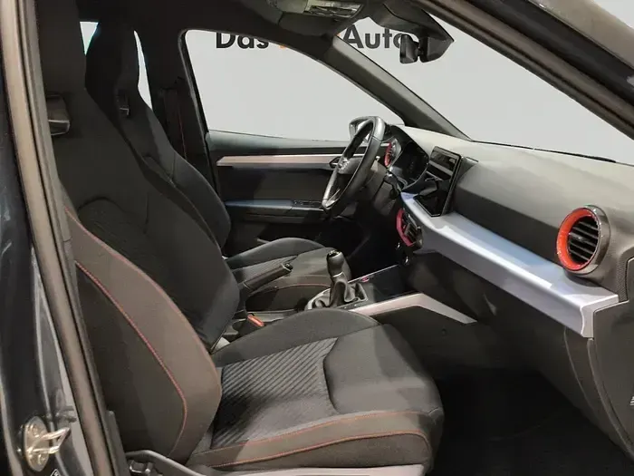 Usado Seat Arona FR 115 CV (84 kW) 2025 Gris SUV