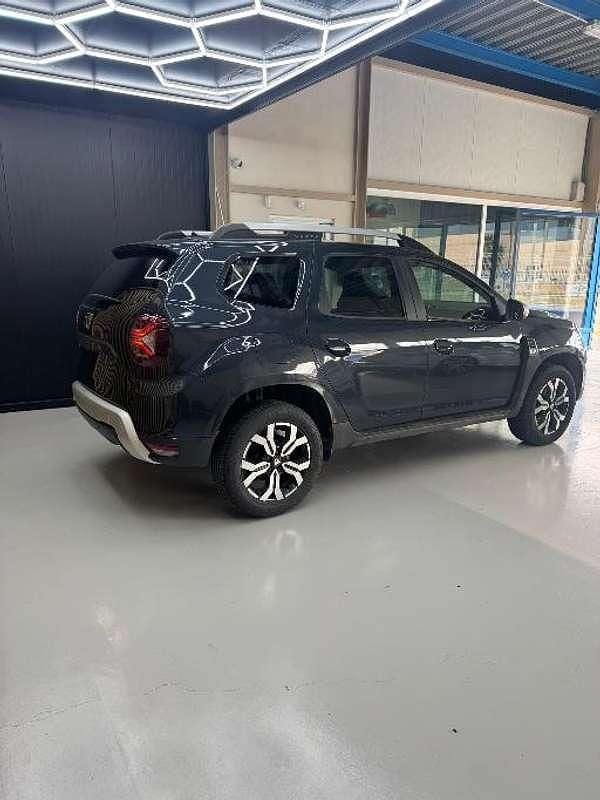 Usado Dacia Duster Prestige 116 CV (85 kW) 2021 Gris SUV