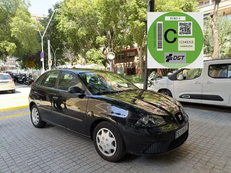 Begagnad Seat Ibiza Reference 70 HK (51 kW) 2008 Svart Sedan