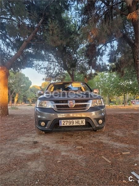 Gris / plata Usado 2012 Fiat Freemont Lounge SUV | 7500 € (Precio justo) - Imagen 1/4