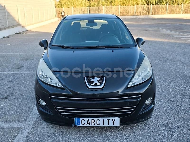 Usado Peugeot 207 90 CV (66 kW) 2010 Negro Berlina