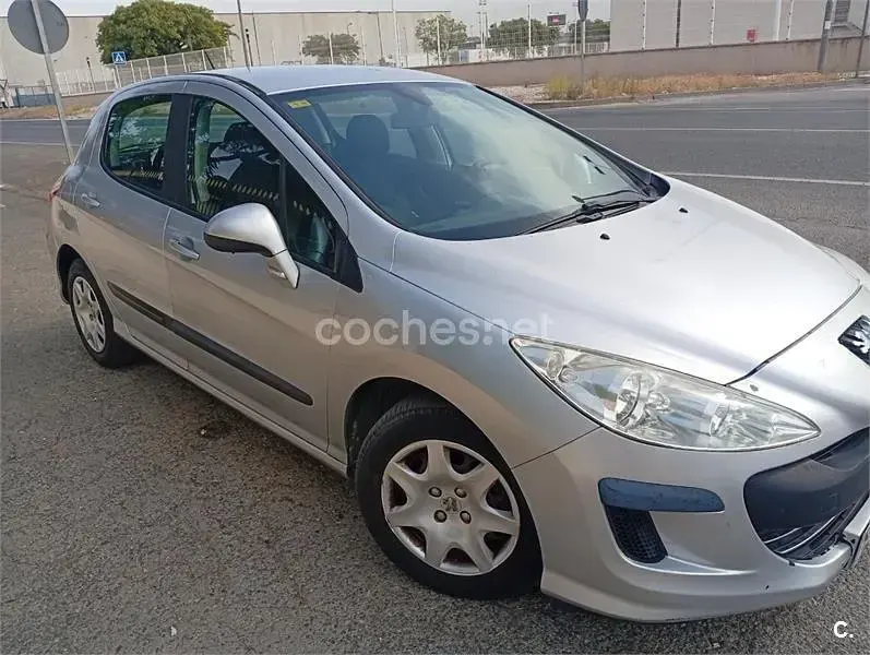 Usado Peugeot 308 Premium 136 CV (100 kW) 2009 Gris / plata Berlina