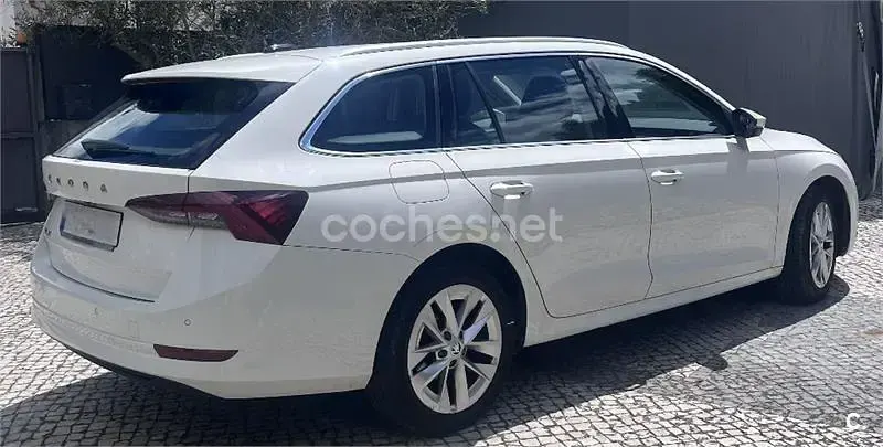 Usado Skoda Octavia Ambition 150 CV (110 kW) 2020 Blanco Berlina