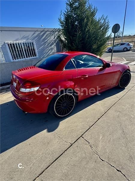 Usado Mercedes SLK200 163 CV (119 kW) 2008 Rojo Descapotable