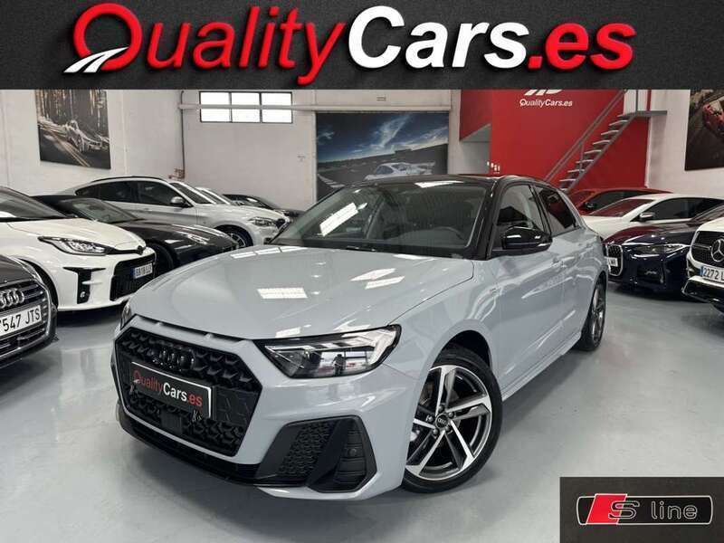 Gris Usado 2024 Audi A1 Sportback Black Edition Utilitario | 29.400 € (Precio justo) - Imagen 1/4