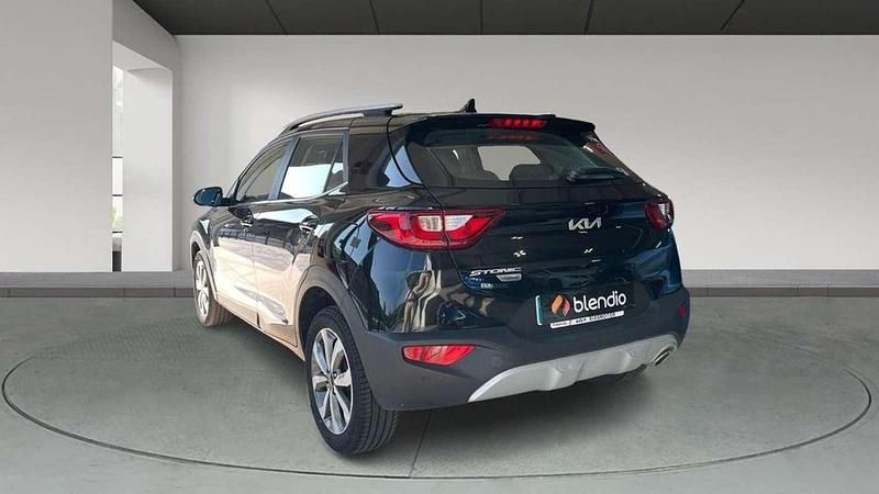 Usado Kia Stonic 101 CV (74 kW) 2024 Negro SUV