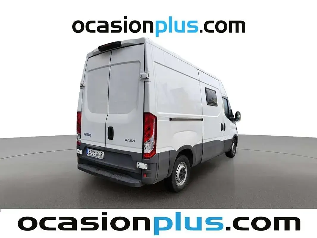 Usado Iveco Daily 156 CV (114 kW) 2018 Blanco Van