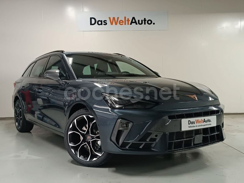 Gris / plata Nuevo 2024 Cupra Leon Familiar | 33.990 € (Precio justo) - Imagen 1/4