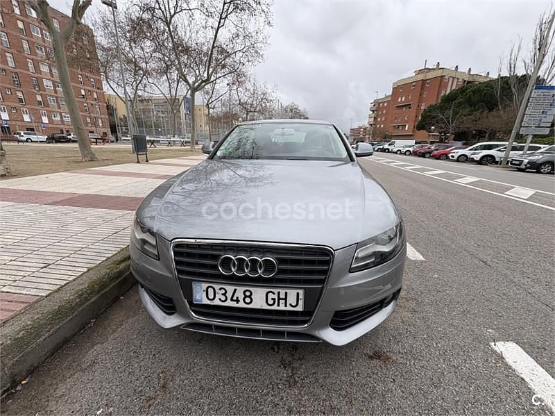 Usado Audi A4 120 CV (88 kW) 2009 Gris / plata Berlina