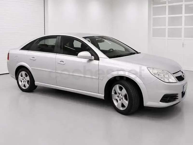 Usado Opel Vectra Elegance 140 CV (102 kW) 2007 Gris / plata Berlina
