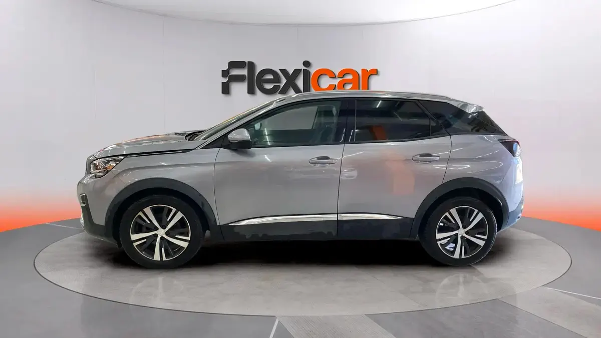 Usado Peugeot 3008 Allure 131 CV (96 kW) 2018 Gris SUV