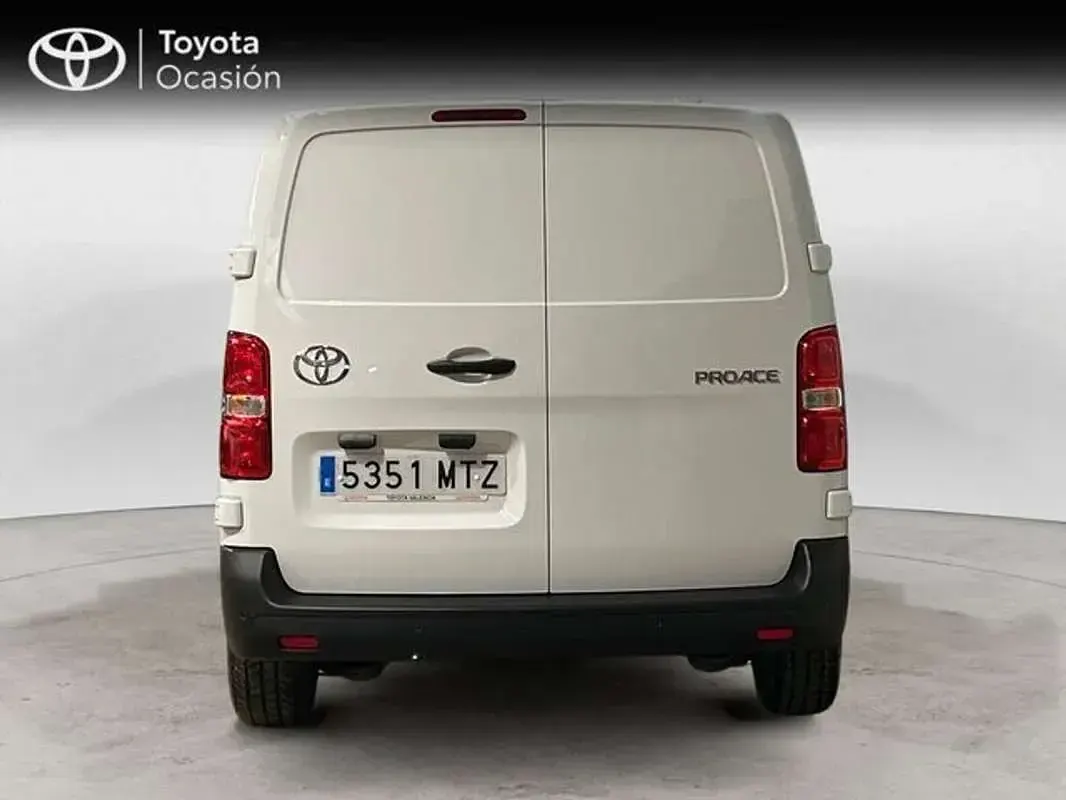 Usado Toyota Proace 120 CV (88 kW) 2024 Blanco Monovolumen