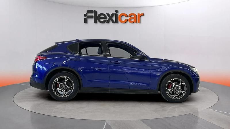 Usado Alfa Romeo Stelvio Sprint 190 CV (139 kW) 2022 Azul SUV