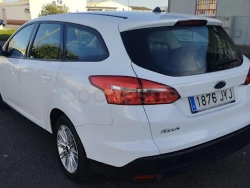 Usado Ford Focus Trend 95 CV (69 kW) 2017 Blanco Familiar