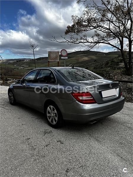 Usado Mercedes C220 Elegance 170 CV (125 kW) 2011 Gris / plata Berlina