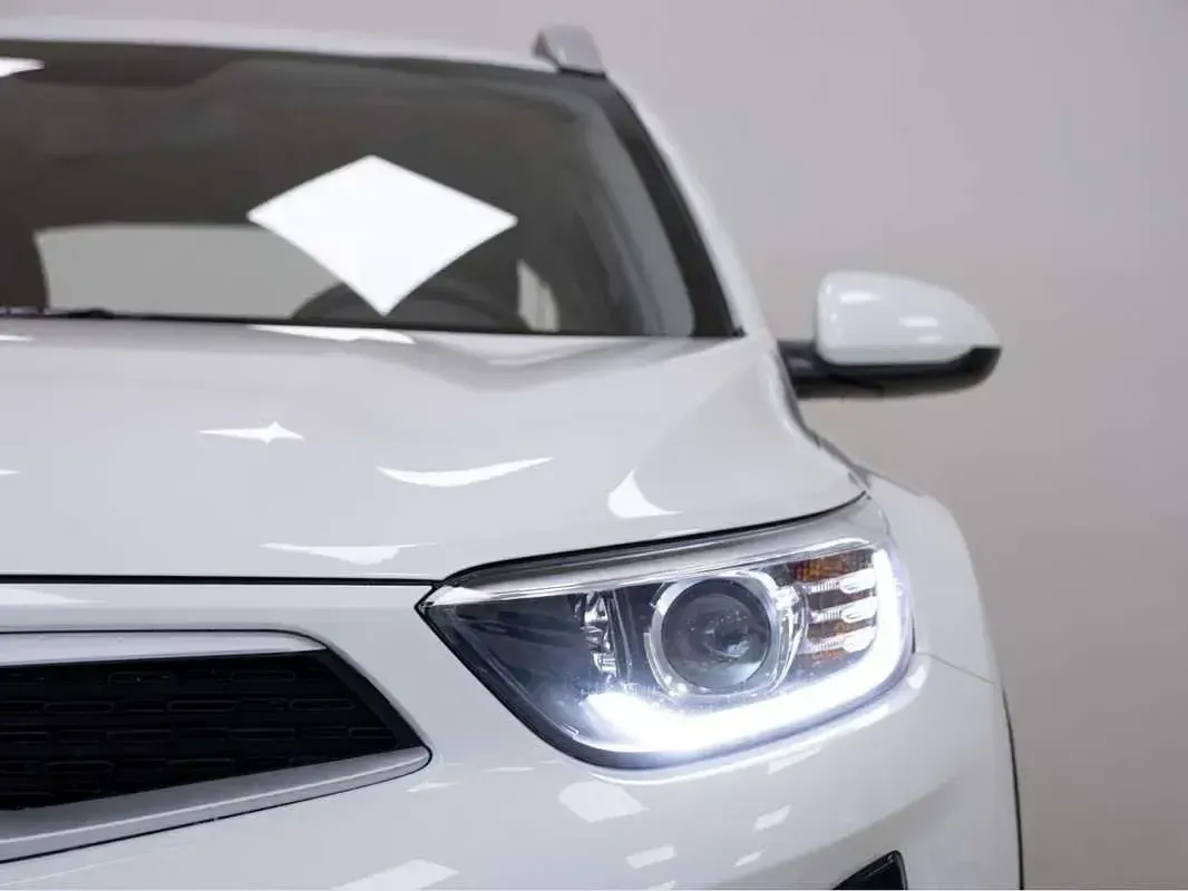 Usado Kia Stonic 101 CV (74 kW) 2024 Blanco SUV