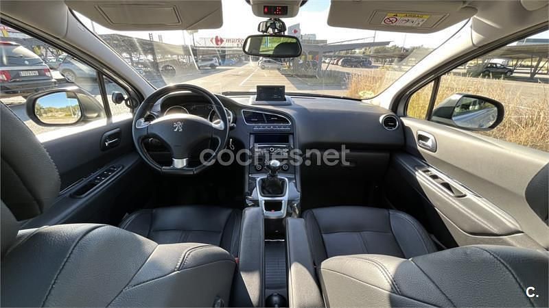 Usado Peugeot 5008 Style 150 CV (110 kW) 2014 Gris / plata Monovolumen