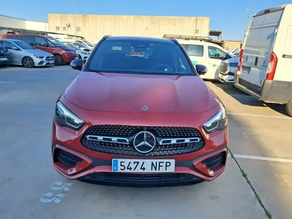 Usado Mercedes GLA250 218 CV (160 kW) 2025 Rojo SUV