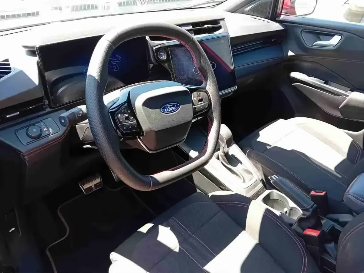 Usado Ford Puma ST-Line 125 CV (91 kW) 2025 Rojo SUV