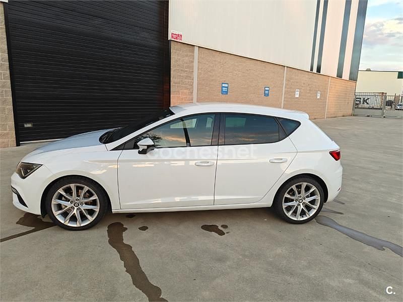 Usado Seat Leon FR 150 CV (110 kW) 2019 Blanco Berlina